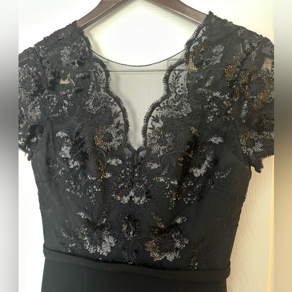 Theia Couture Gown - Picture 6 of 11